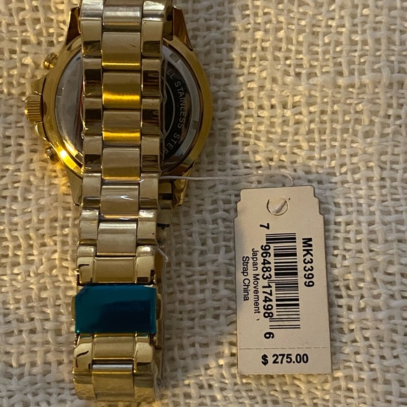 Authentic Michael Kors Gold Watch - Picture 5 of 6